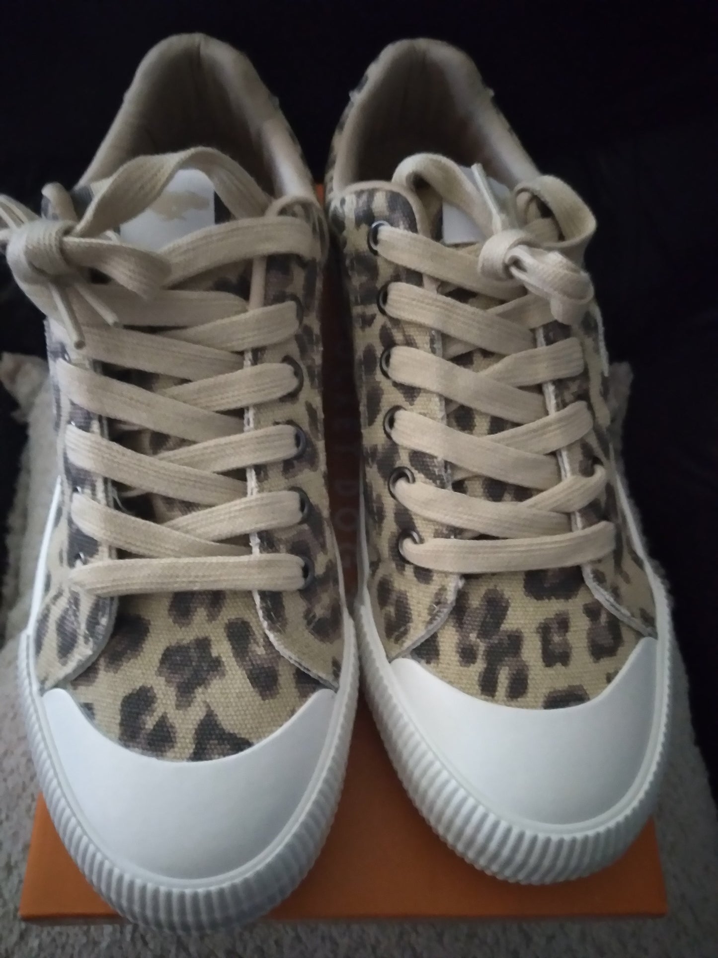 ROCKET DOG CHEERY SNEAKERS