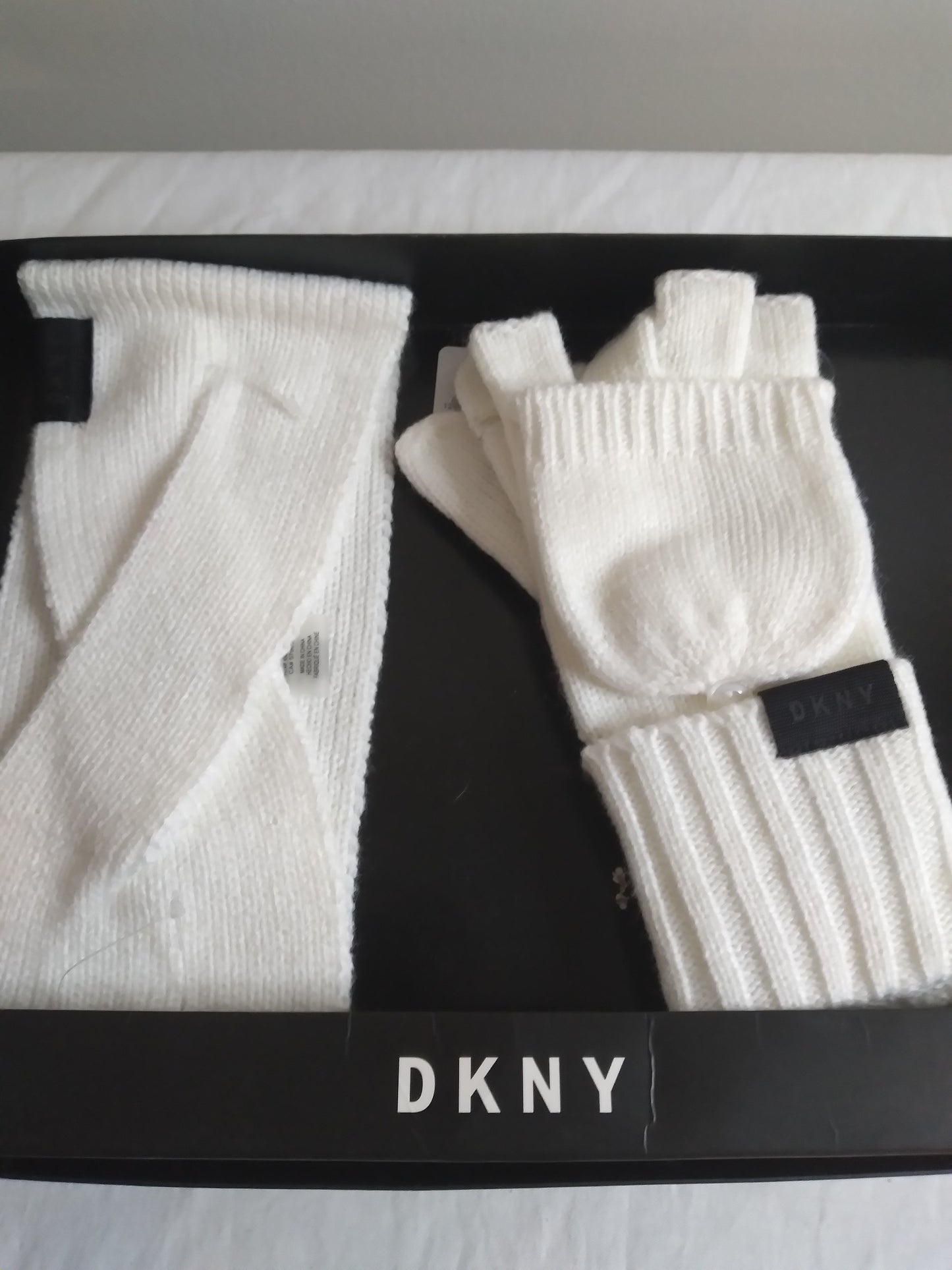 DKNY Headband and glove set