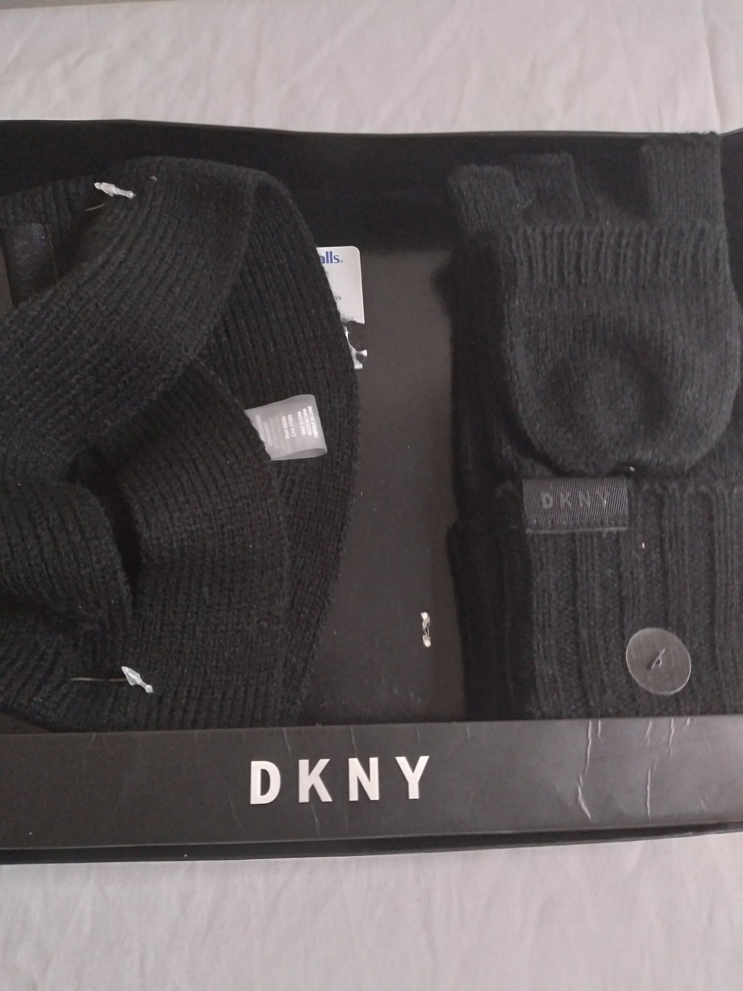 DKNY Headband and glove set