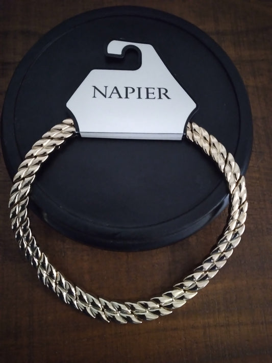 NAPIER NECKLACE