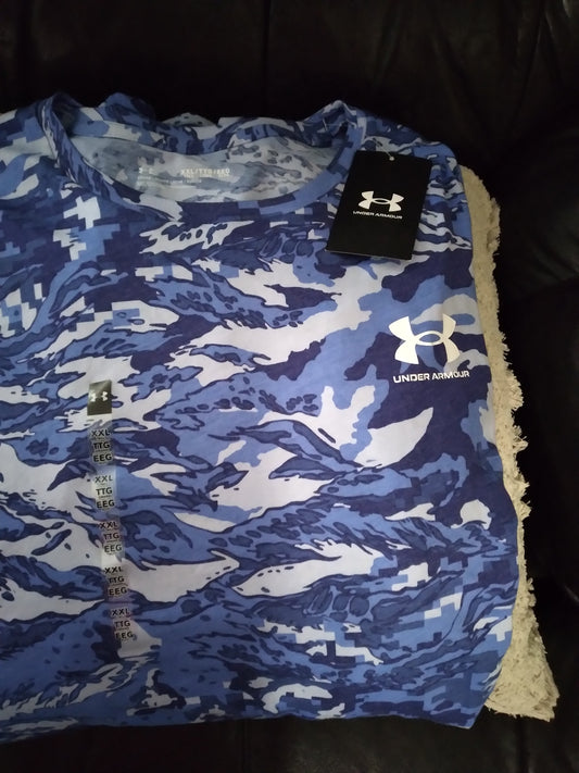UNDER ARMOUR Shirt