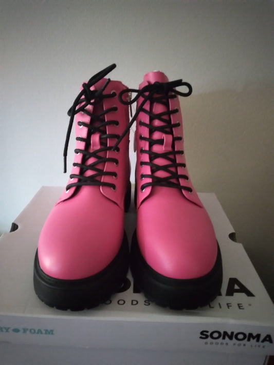 PINK BOOT