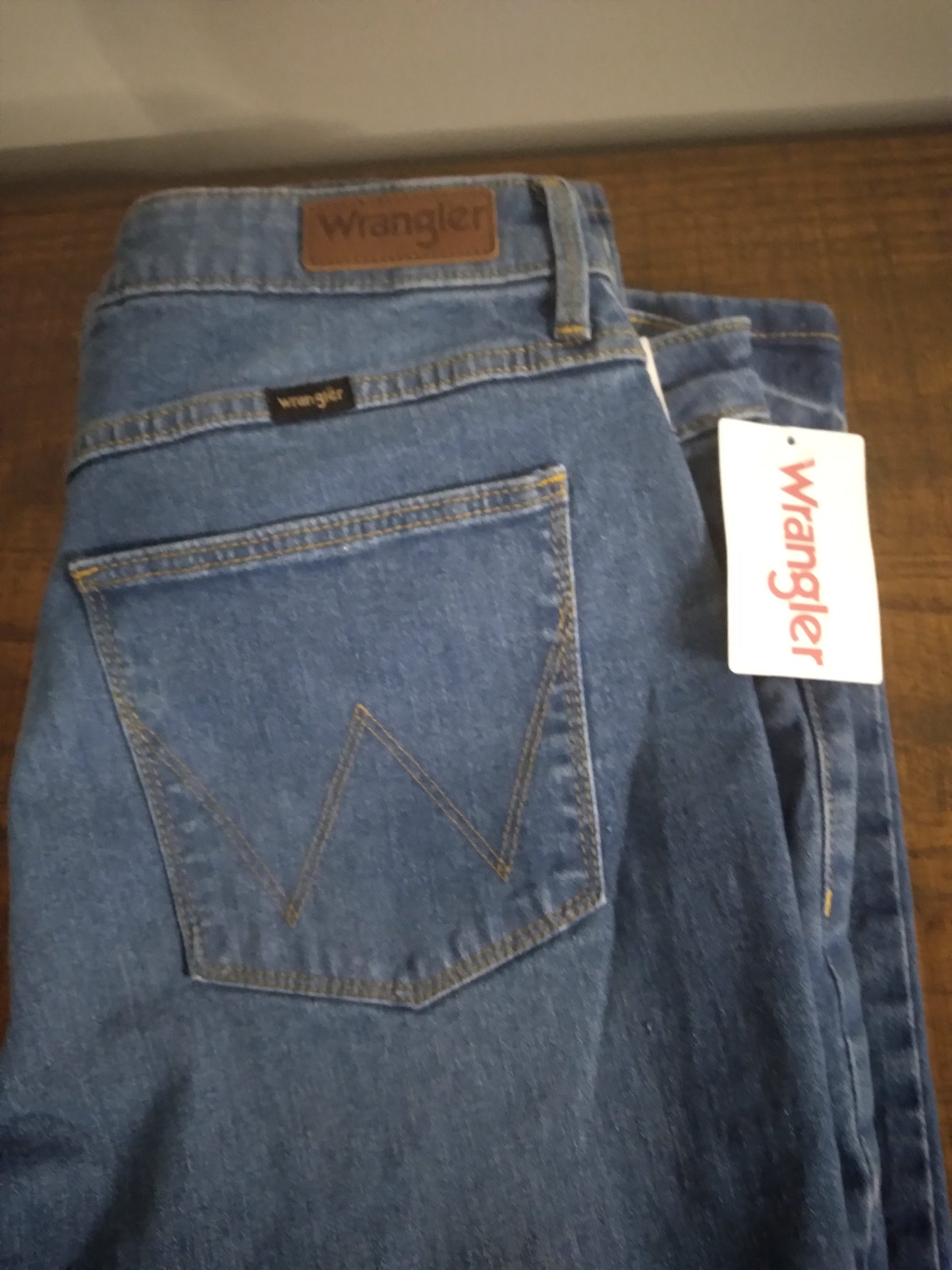 Wrangler 4" Frayed Short